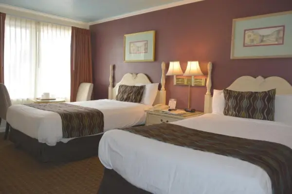 Oasis Inn and Suites 5
